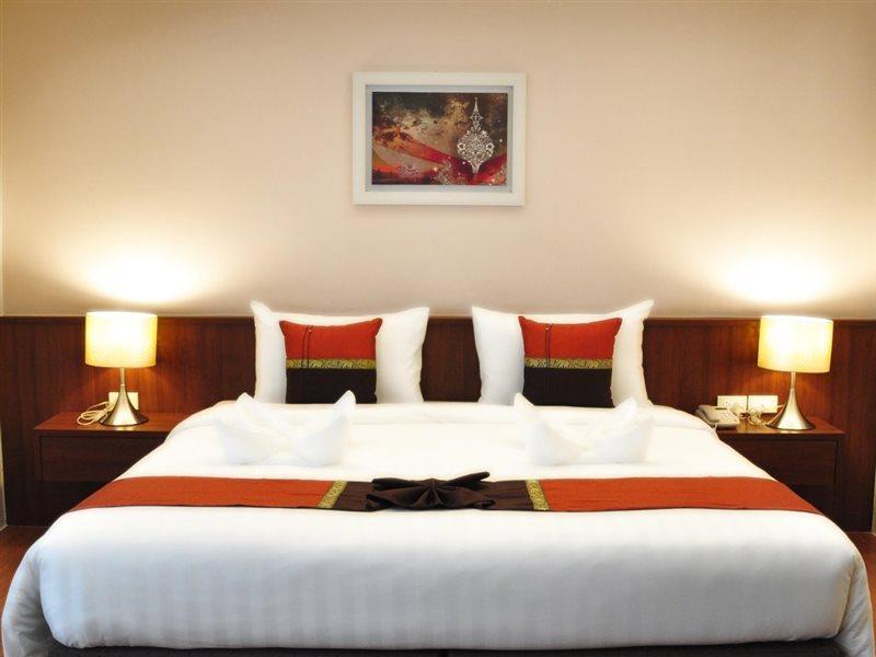 โรงแรมเอเวียน โรงแรม 5*