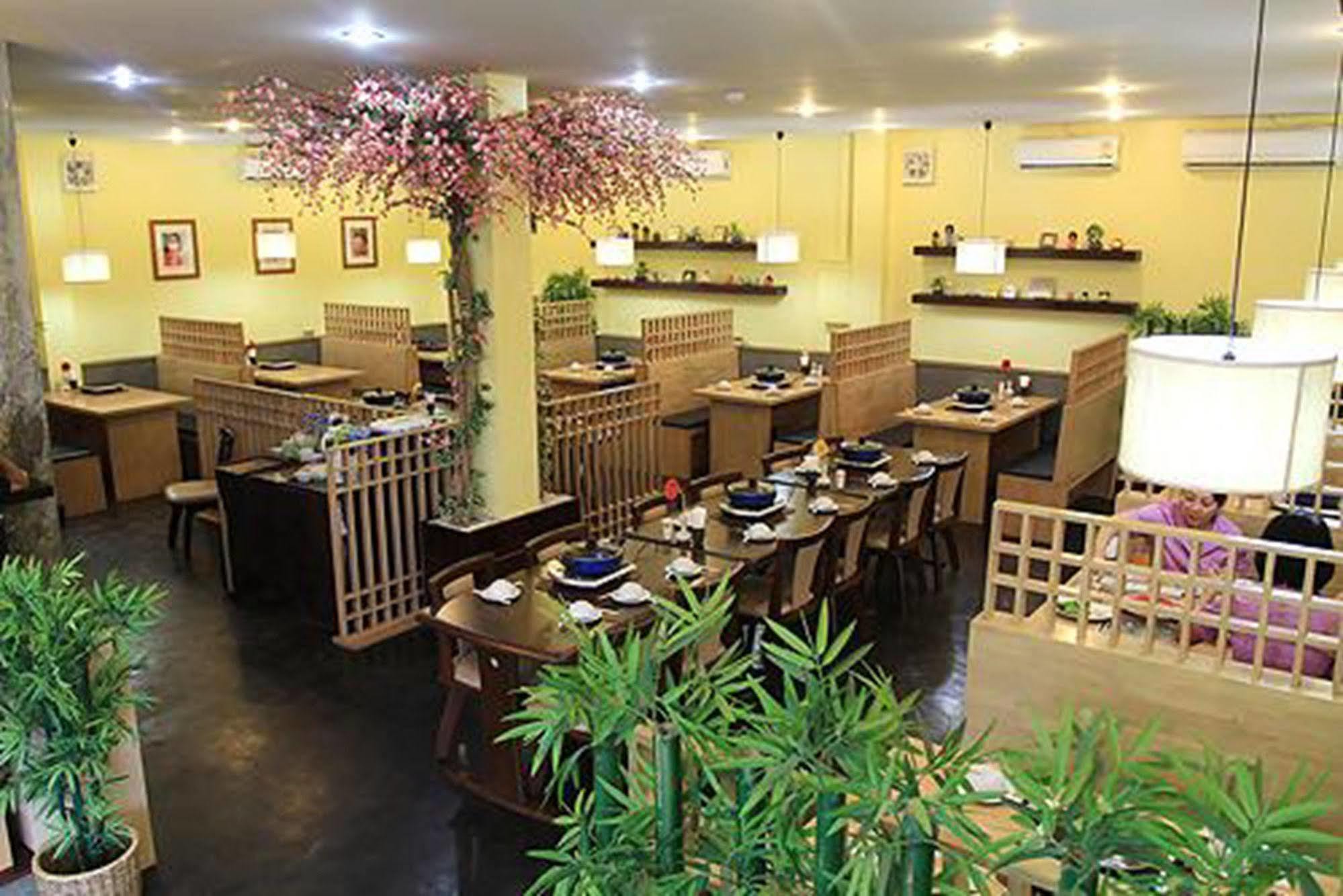 โรงแรมเอเวียน โรงแรม 5*