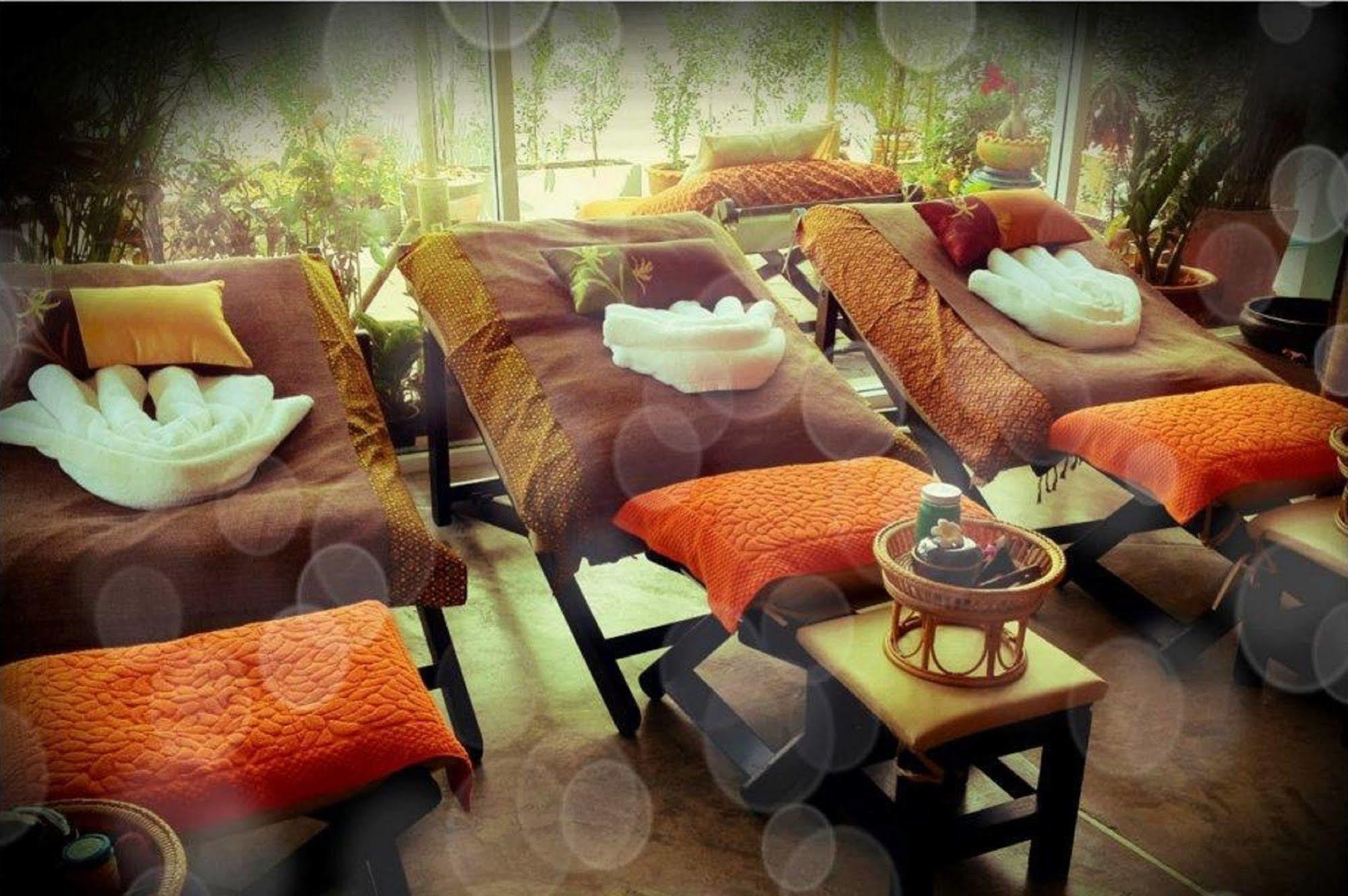 โรงแรมเอเวียน โรงแรม 5*